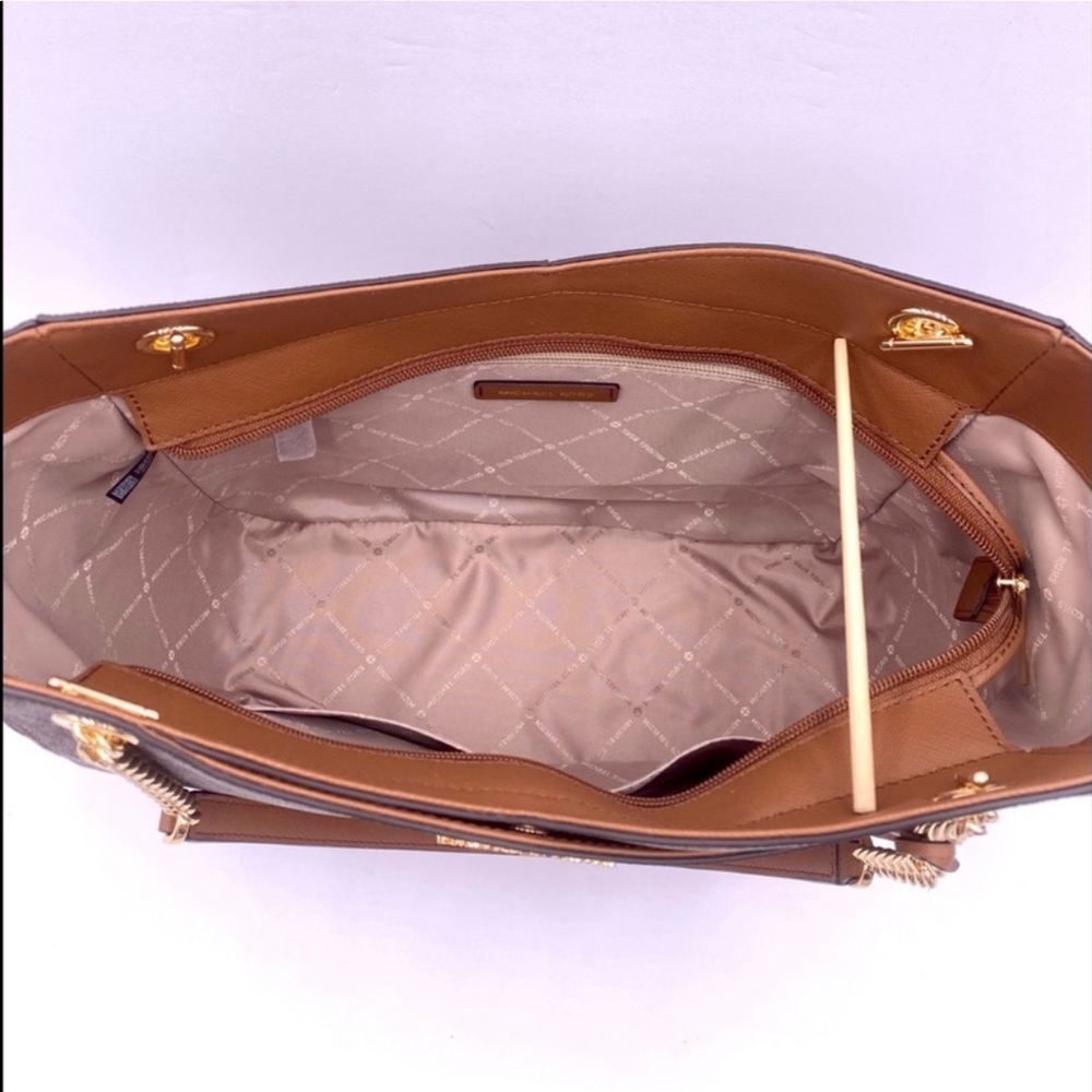 Michael Kors Large Chain Shoulder
Bag Tote - Picture 10 of 11